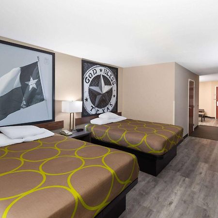 Super 8 By Wyndham Lubbock West Hotell Exteriör bild