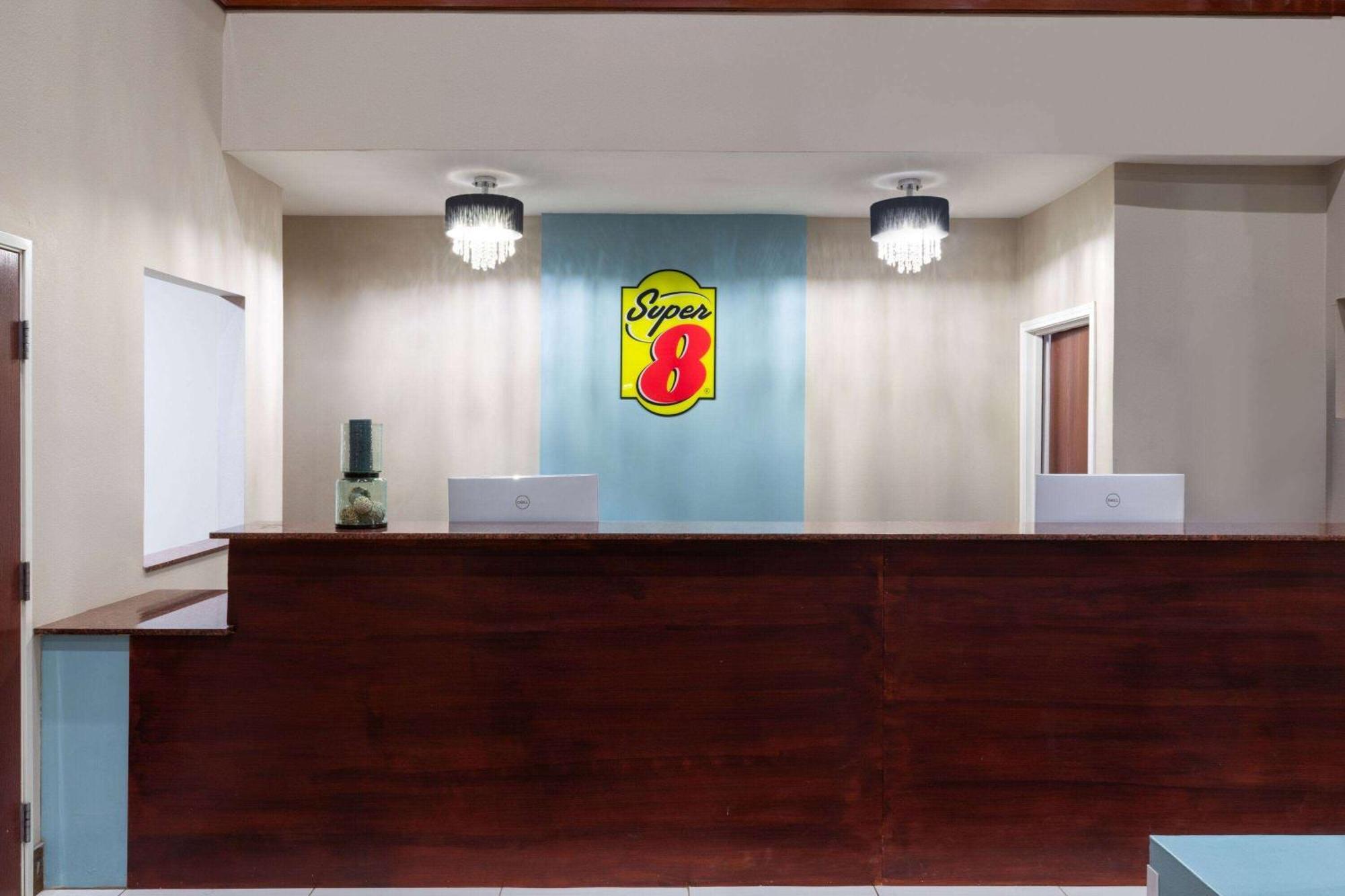 Super 8 By Wyndham Lubbock West Hotell Exteriör bild