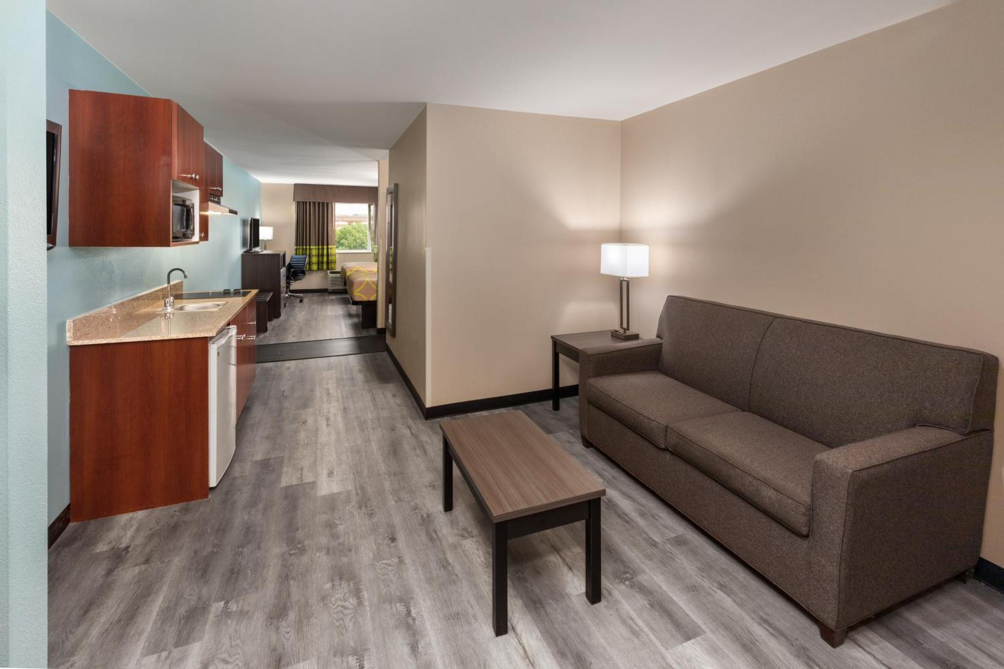 Super 8 By Wyndham Lubbock West Hotell Exteriör bild