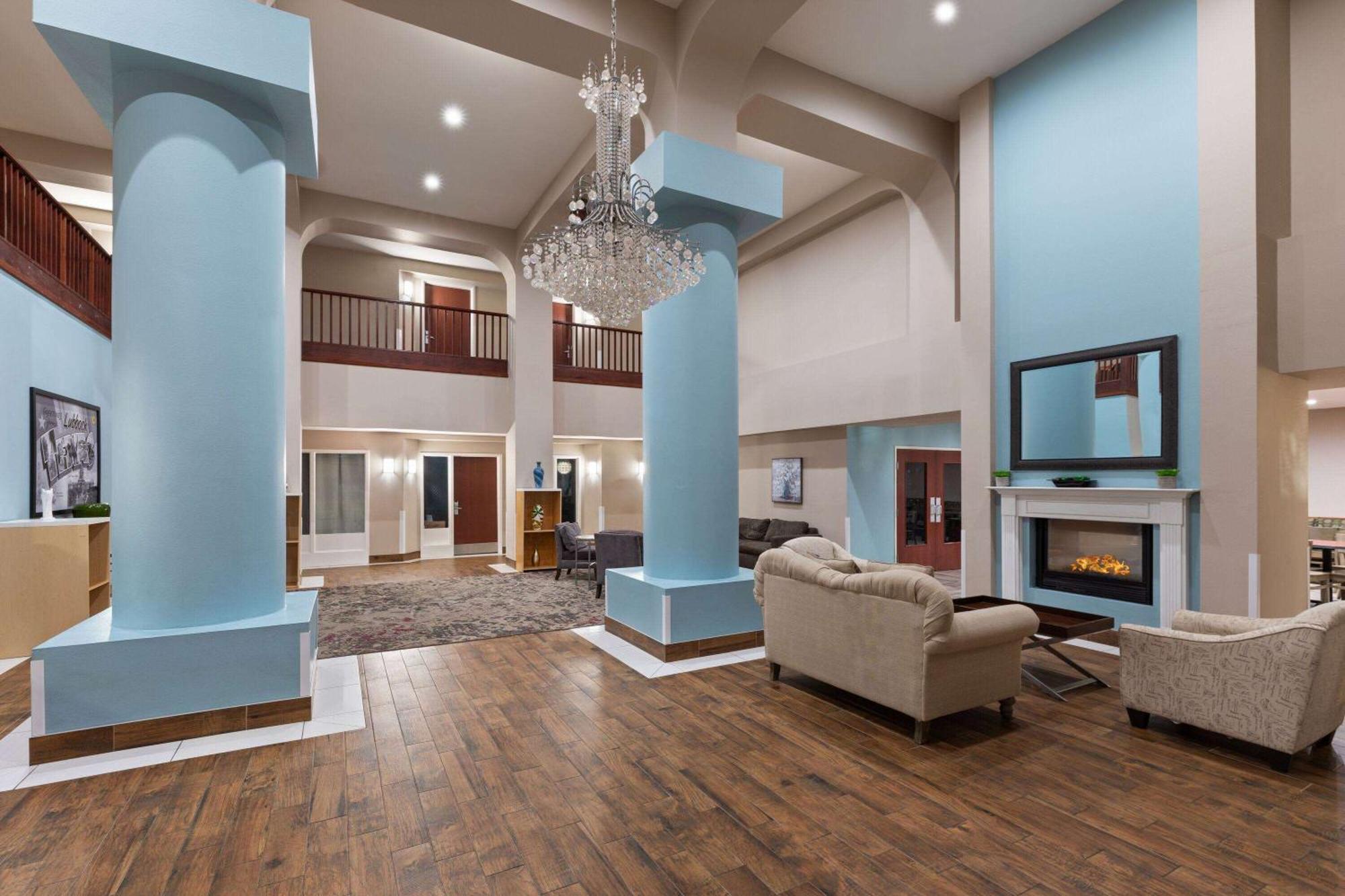 Super 8 By Wyndham Lubbock West Hotell Exteriör bild