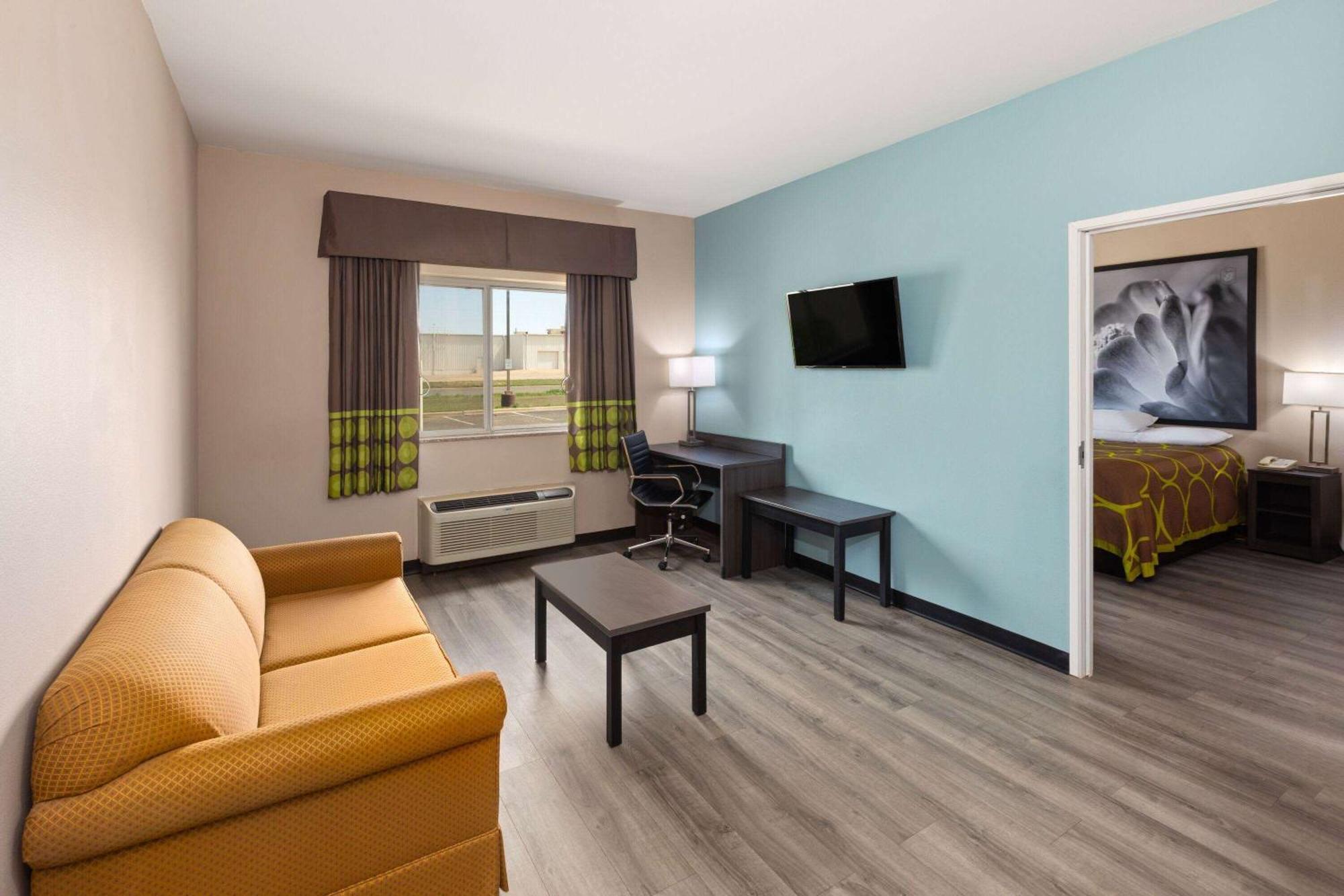 Super 8 By Wyndham Lubbock West Hotell Exteriör bild